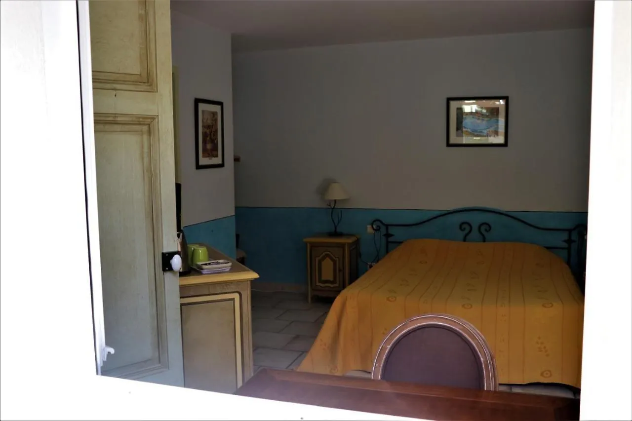 Guest house Domaine Des Gendalis Proche Avignon Hotel Saint-Saturnin-les-Avignon France